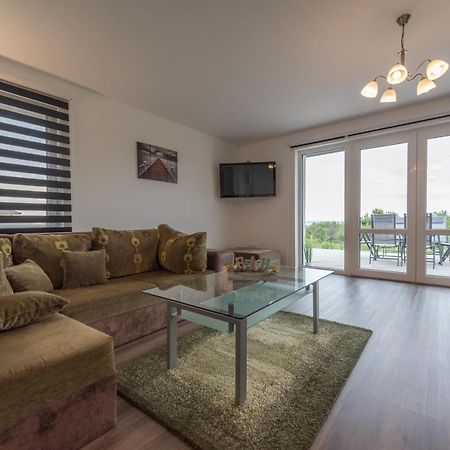 Bridgiet Home Apartman Черсегтомай Экстерьер фото