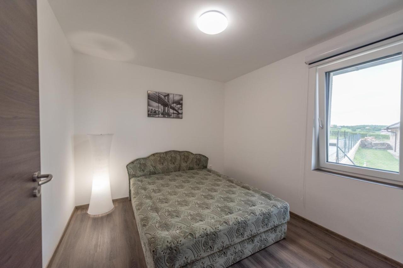 Bridgiet Home Apartman Черсегтомай Экстерьер фото